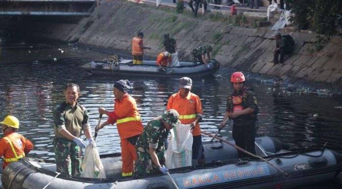 Sambut World Clean Up Day, KALLA Gelar Program Aksi Bersih Bersih Bersama Kalla Rescue dan WCD Sulawesi Selatan