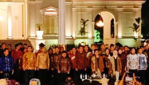 Presiden Jokowi dan Ibu Iriana Jokowi Hadiri Istana Berbatik 