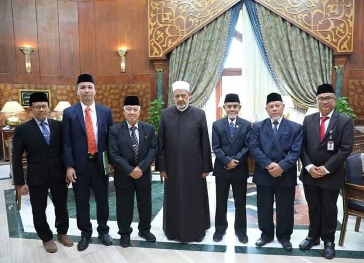 Pimpinan Gontor Berkunjung ke Grand Syaikh Al Azhar Mesir 