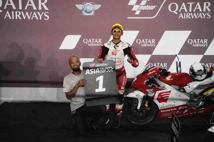 Gemilang! Pembalap Muda Indonesia Veda Ega Pratama Juara Race 1 Asia Talent Cup !