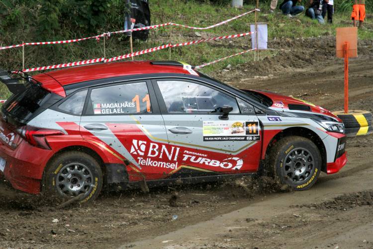 Sean dan Subhan Kuasai Hari Pertama Danau Toba Rally - APRC Grand Finale