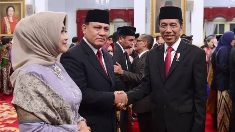 Presiden Jokowi Berhentikan Firli Bahuri sebagai Ketua KPK, Ini Penggantinya!