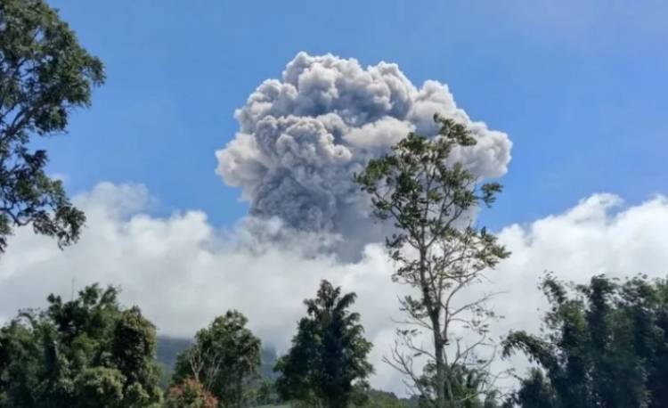 Gunung Marapi di Sumatera Barat kembali Alami Erupsi 