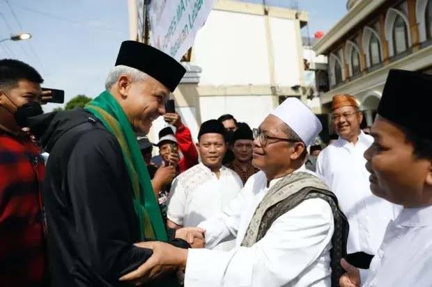 Didukung Pengasuh Ponpes Ma'hadut Tholabah Tegal, Ganjar Komitmen Jalankan UU Pesantren