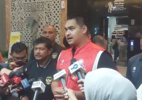 Serunya Nobar 16 Besar Piala Asia 2023 Bersama Menpora Dito dan Ribuan Suporter Timnas di Halaman Kemenpora RI