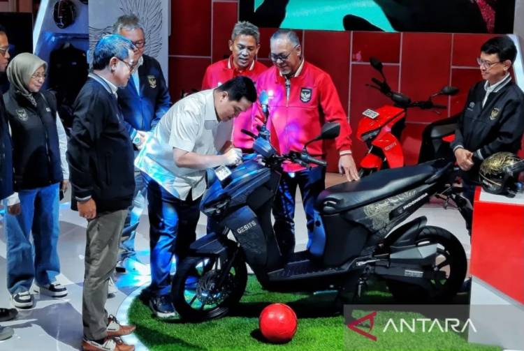 GESITS dan PSSI Hadirkan Motor Listrik Edisi Terbatas