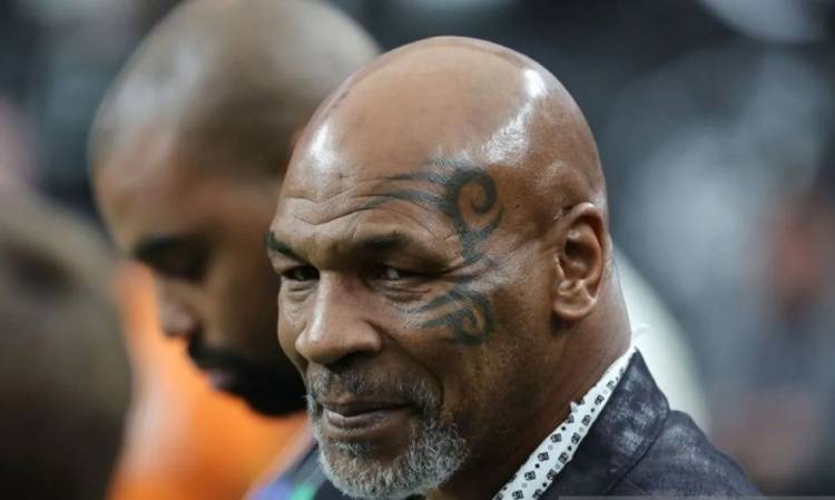 Mike Tyson akan Kembali Naik Ring untuk Berduel dengan Jake Paul