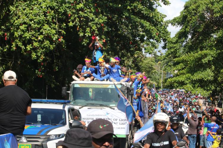 Ribuan Pendukung PSBS Biak Sambut Kepulangan Timnya Usai Juara Liga 2 Musim 2023/2024