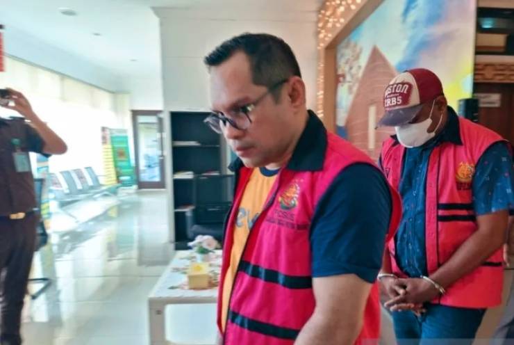 Tim Tabur Kejagung dan Kejati Papua Barat Tangkap Koruptor DPO!