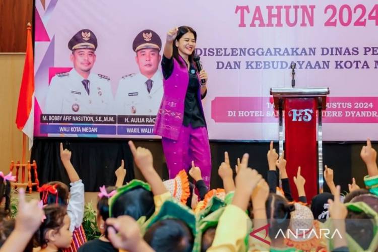 Kahiyang Ayu Persiapkan Generasi Indonesia Emas 2024