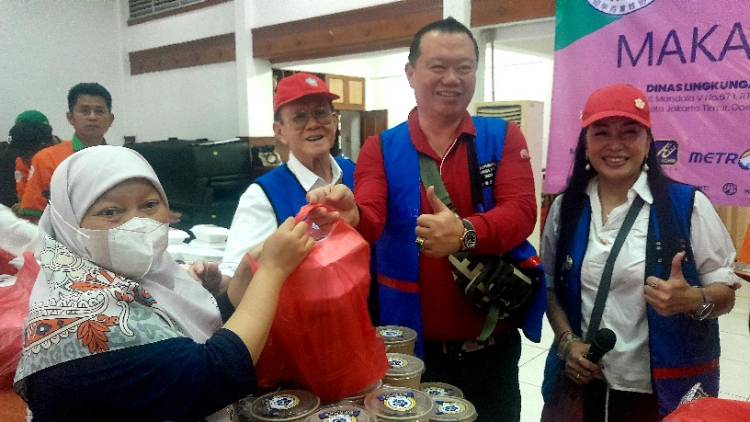 Terus Menyala! 4000 Box "PSMTI Makmur Rp. 2000" di Dinas Lingkungan Hidup Pemprov DKI Jakarta Diserbu Warga