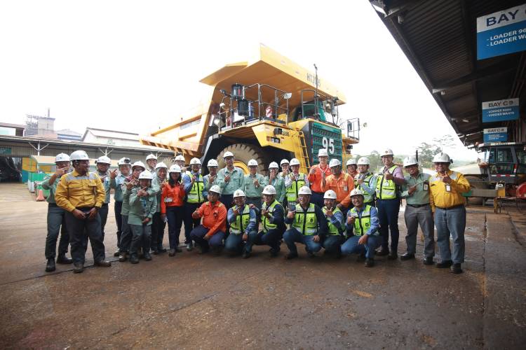 Dorong Agenda Rendah Karbon Vale Rekondisi Truk 100T Jadi Baru