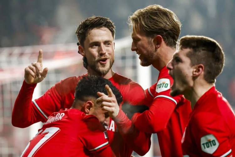 Liga Europa: Mees Hilgers Tampil Penuh,  FC Twente pun Hajar  Bodo/Glimt 2-1