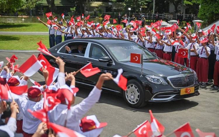 Presiden Turki Recep  Erdogan Akui  Terharu pada Sambutan Hangat Warga Indonesia 