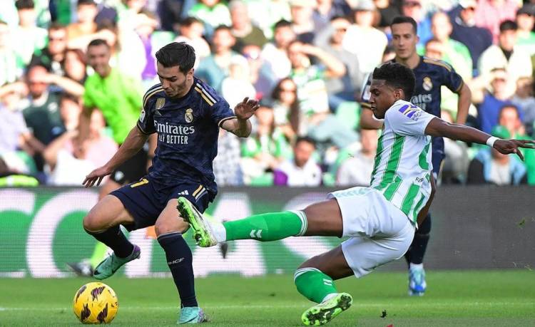 Madrid Gagal Kudeta Barcelona setelah Ditaklukkan 1-2 oleh Real Betis