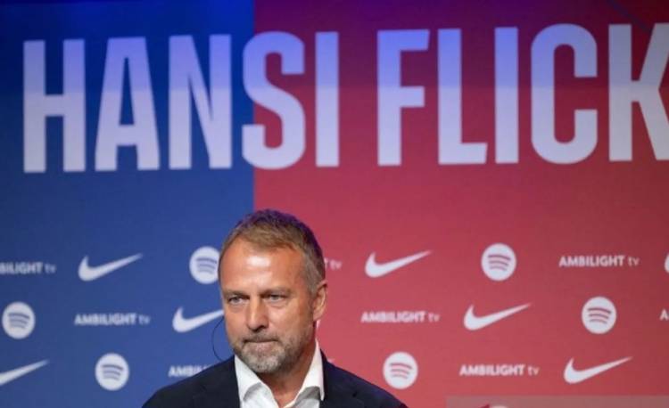 Hansi Flick Resmi Dinobatkan sebagai Pelatih Terbaik Liga Spanyol Musim 2024/25