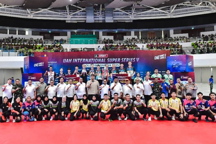 Menpora Dito Ariotedjo Apresiasi Turnamen Tenis Meja UAH International Super Series V 2025