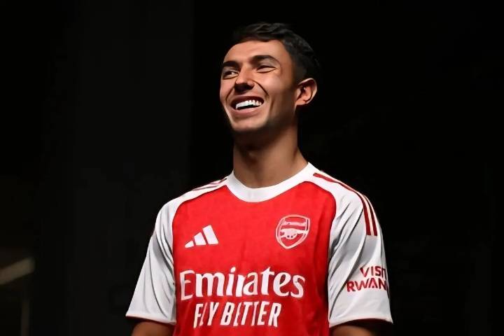 Arsenal Resmi Umumkan Perekrutan Martin Zubimendi dari Real Sociedad