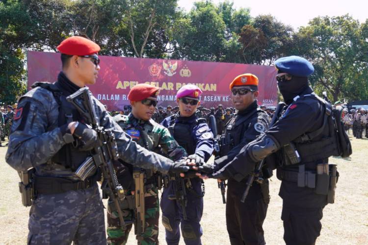 Pasukan Elite TNI Dipimpin Panglima Bintang Tiga