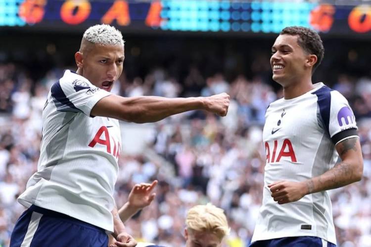 Liga Inggris: Cetak 2 Gol, Richarlison Bawa Tottenham atasi Burnley