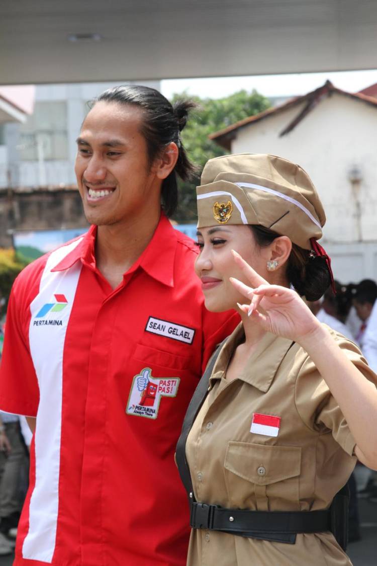 Sean Gelael Ikut Meriahkan HUT Kemerdekaan di SPBU Pertamina