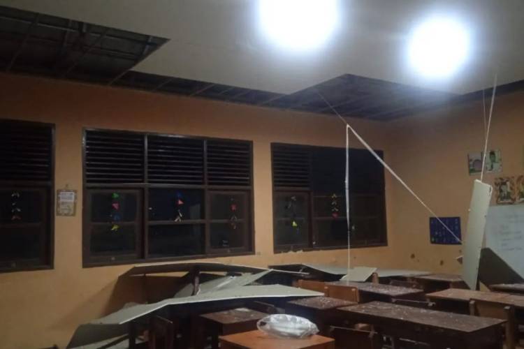 Akibat Gempa Bekasi, Sejumlah Rumah dan Gedung Perkantoran  di Karawang Rusak