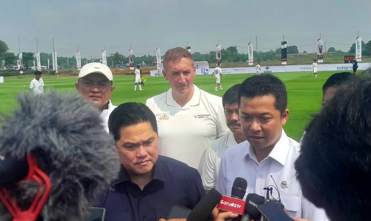Wamenpora Taufik Hidayat dan Ketum  PSSI Erick Thohir Resmi Buka Turnamen Nusantara Open 2025  