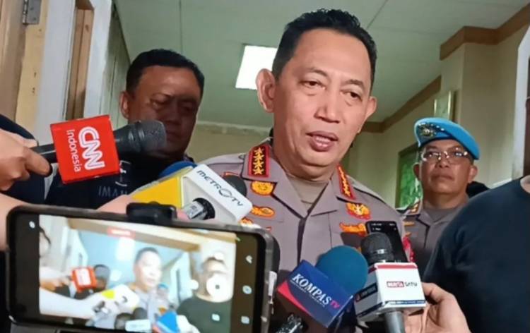Pemgenudi Ojol Tewas Dilindas Mobil Brimob, Kapolri Minta Maaf Secara Langsung kepada Keluarga Korban