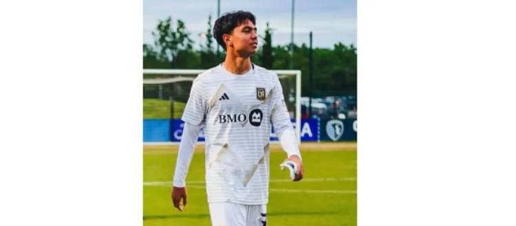 Pemain LAFC Adrian Wibowo Tiba di Surabaya