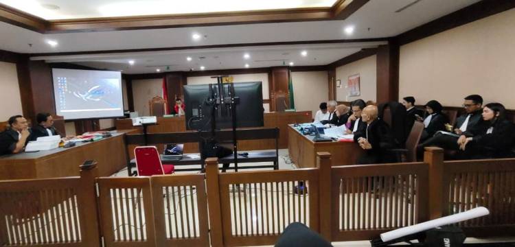 OC Kaligis Tuding Saksi Kepala Seksi Pemanfaatan Hutan Haltim Beri Kesaksian Palsu