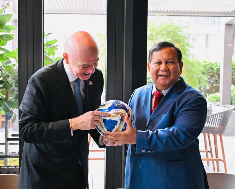 Presiden Prabowo Subianto Bertemu Presiden FIFA Gianni Infantino: Komitmen Bersama Majukan Sepak Bola Indonesia