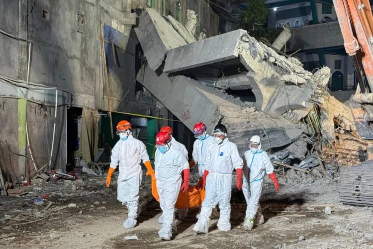 17 Jenazah Santri Pesantren Al Khoziny Diserahkan ke Keluarga