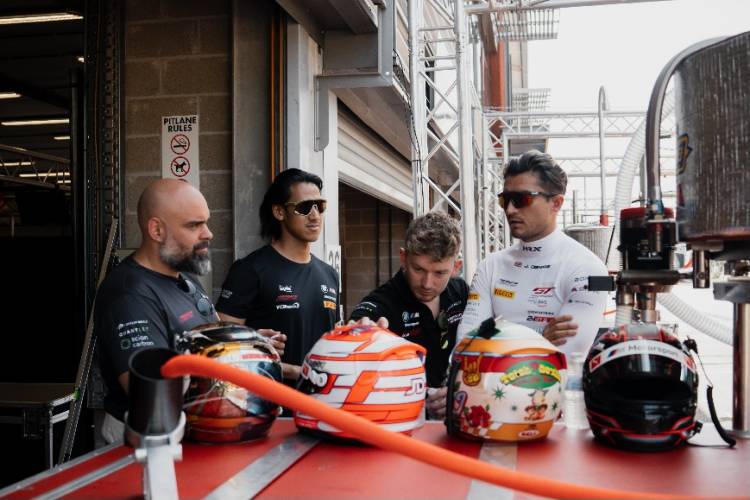 Sean dan Tim Tanpa Beban pada Race Terakhir GTWCE, Jake Dennis Kembali