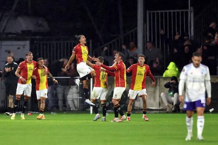Liga Europa 2025: Go Ahead Eagles Bungkam  Aston Villa 2-1