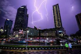 Cuaca Jakarta Kamis Sore Diperkirakan Hujan Petir