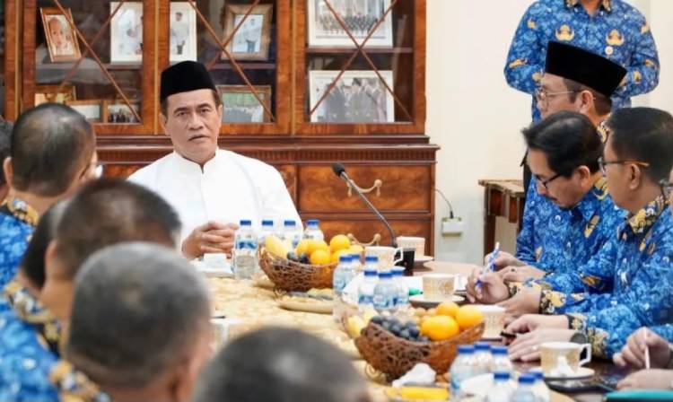 Mentan Amran Percepat Distribusi Bantuan Pangan ke Sumatera