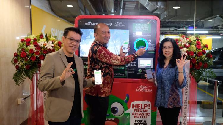 Sharp Resmikan Mesin RVM di Plaza Indonesia, Perkuat Aksi Nyata Kurangi Sampah Plastik