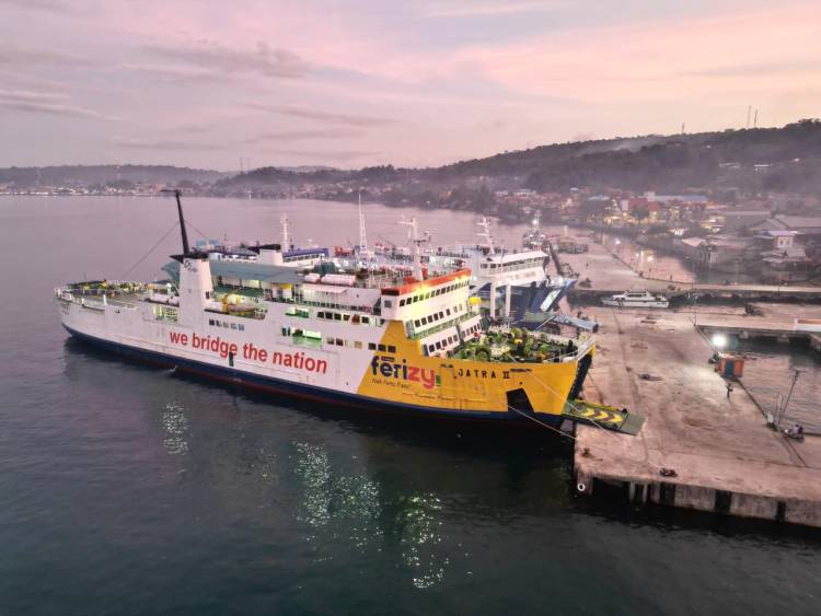 ASDP Relokasi KMP Jatra II untuk Mobilisasi Bantuan Logistik di Sumatra