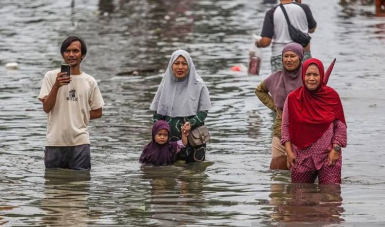 815 Orang Mengungsi Akibat Banjir Bekasi