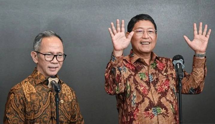 Ketua DK OJK Mahendra Siregar dan Inarno Djajadi Undur Diri