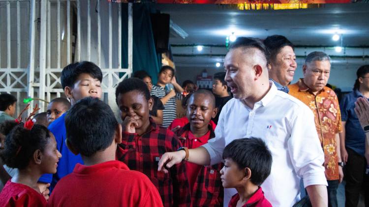 Fernando Rorimpandey dan Erwin Karouw Pimpin Penyerahan Bantuan untuk Panti Asuhan Pondok Kasih Agape