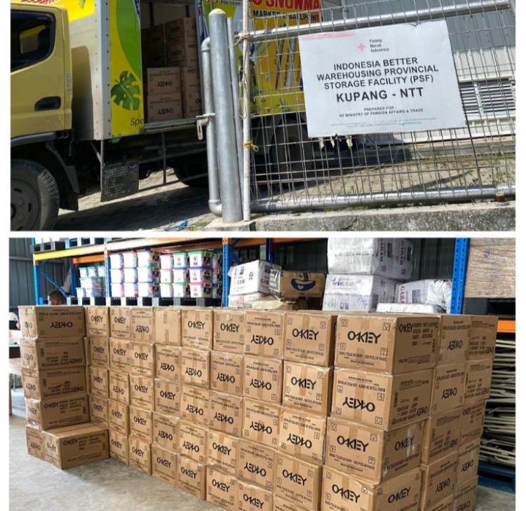 PMI Salurkan 50 Ribu Buku Tulis dan 25 Ribu Pulpen untuk Sekolah di NTT