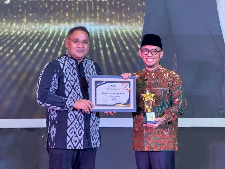 Wamenhaj Dahnil Anzar Terima Penghargaan Golden Leader 2026