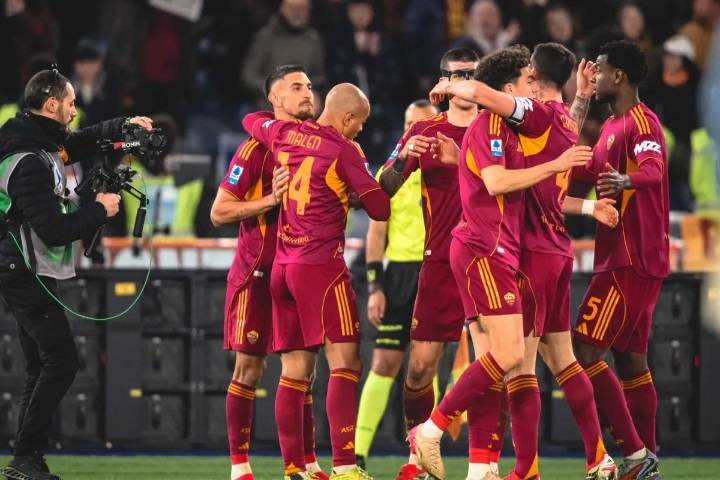 Liga Italia: AS Roma Bantai Cremonese 3-0, AC Milan Tumbang! 