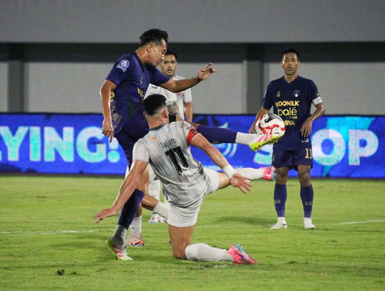 Persita Tangerang Libas Madura United 4-1