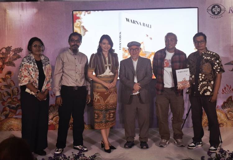 Membaca Bali Lewat Warna: Buku Ini "Warna Bali" Ungkap Jejak Identitas dari Kosmologi hingga Globalisasi