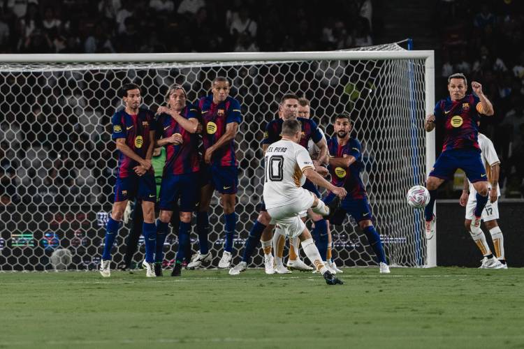 Clash of Legends Jakarta 2026: Antusiasme Publik GBK Buat Terharu Legenda Dunia