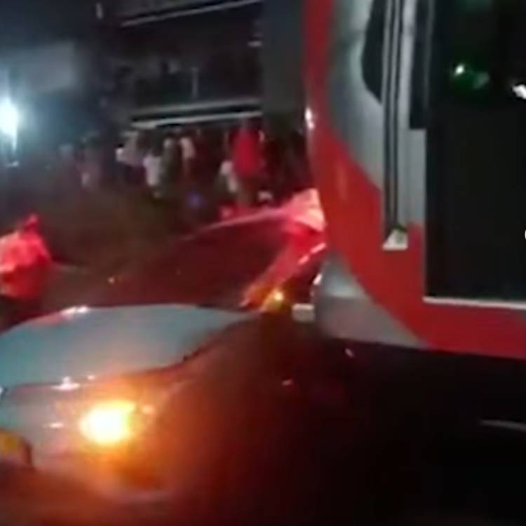Taksi Diduga Penyebab Tabrakan KRL di Bekasi, Ini Penjelasan Green SM