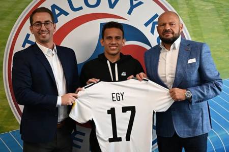 Egy Maulana Vikri Resmi diperkenalkan Klub FK Senica, Slovakia