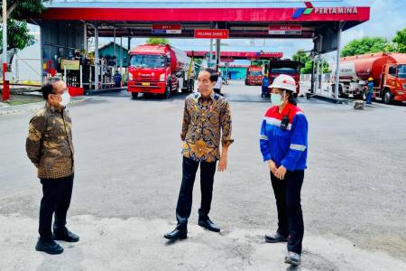 Jokowi Tinjau Terminal BBM